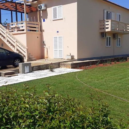 Apartmani Loli Ugljan Exterior photo