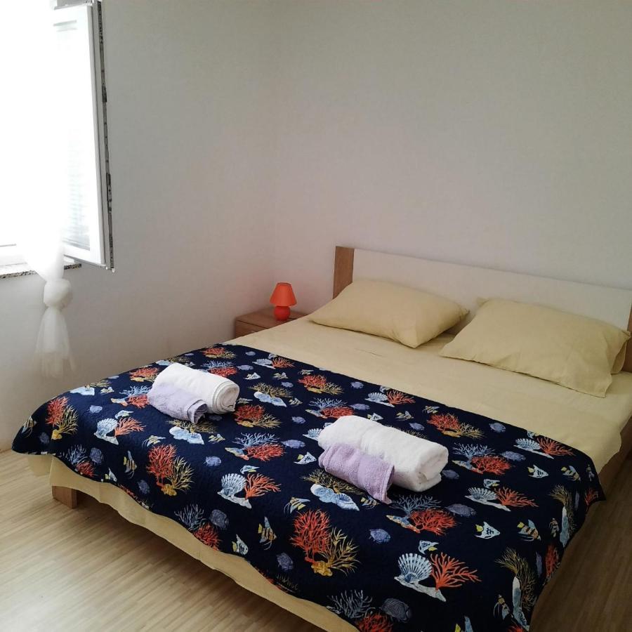 Apartmani Loli Ugljan Exterior photo