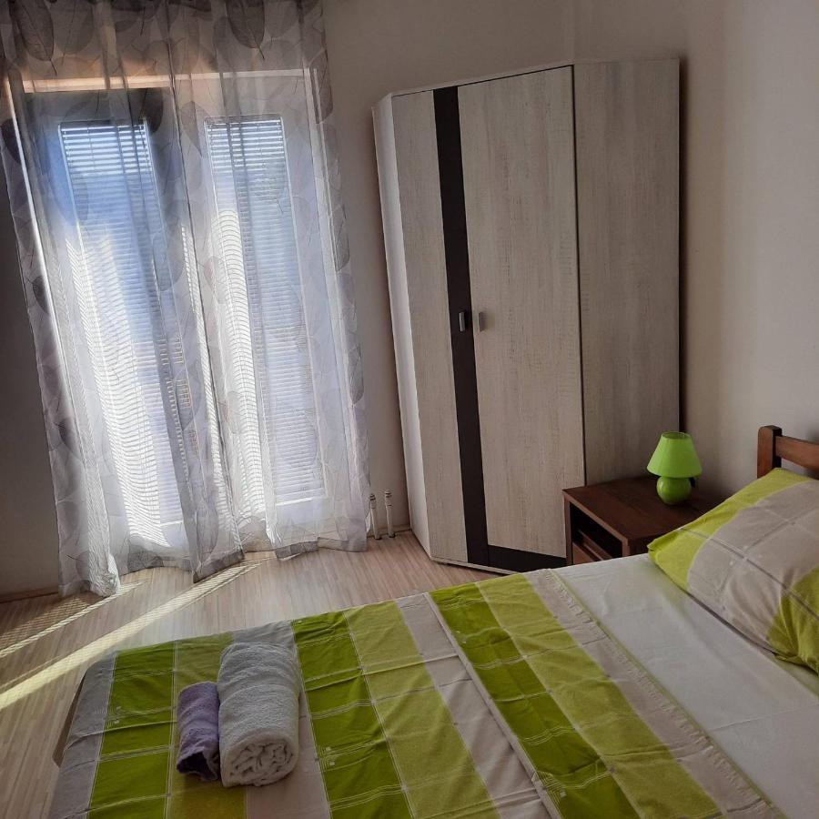 Apartmani Loli Ugljan Exterior photo