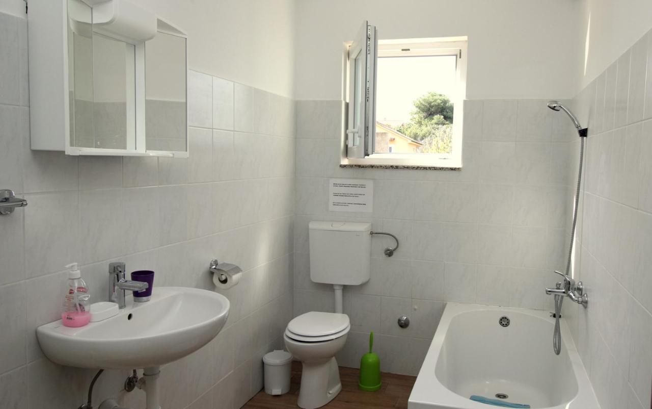 Apartmani Loli Ugljan Exterior photo
