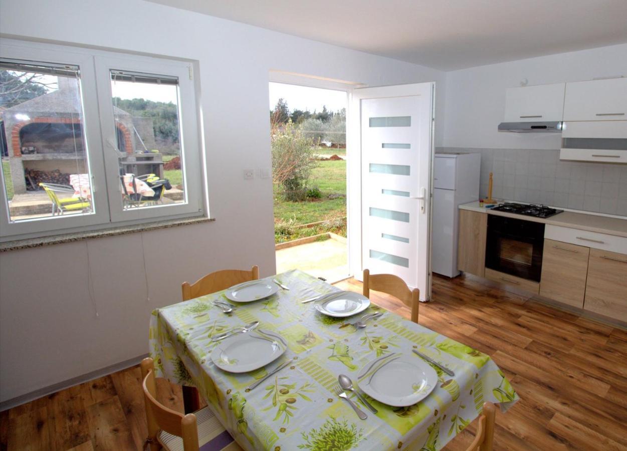 Apartmani Loli Ugljan Exterior photo