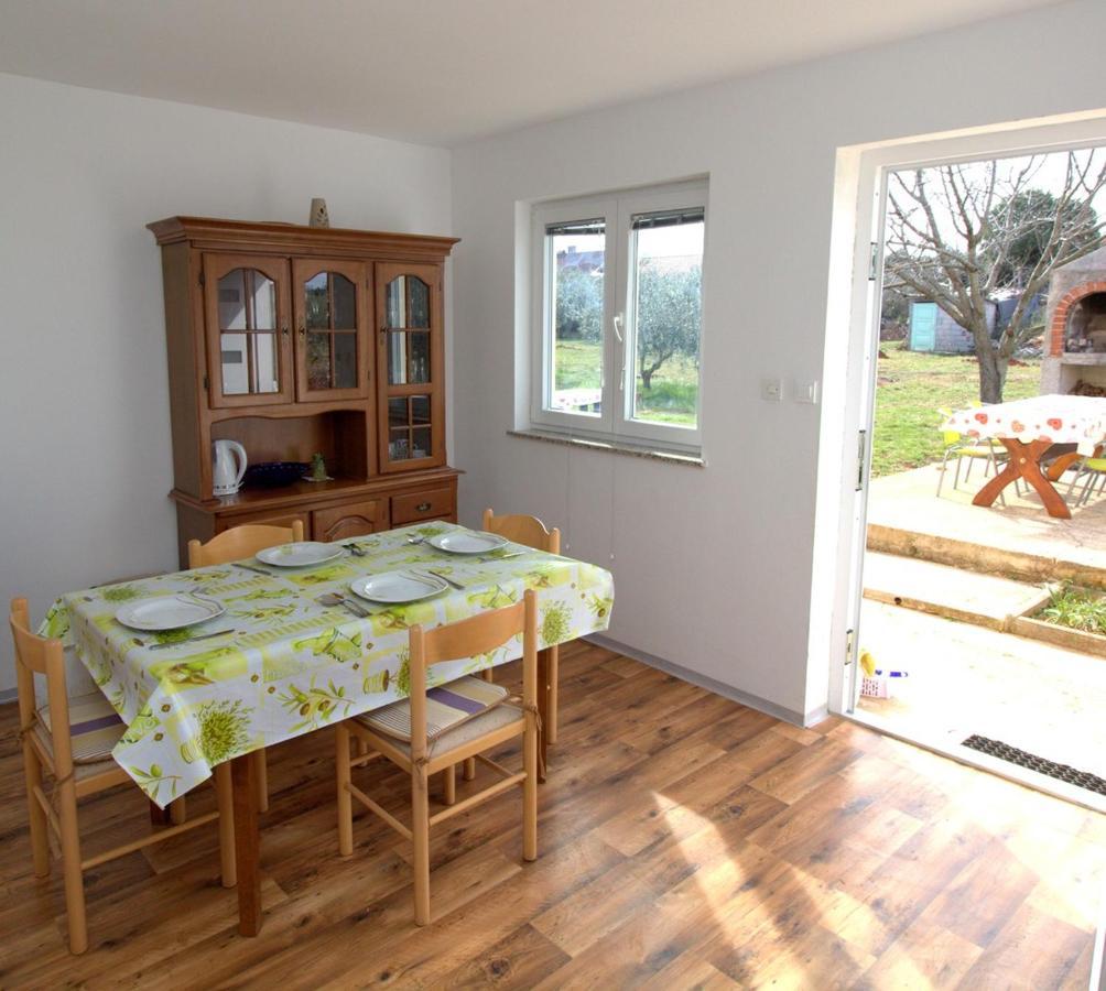 Apartmani Loli Ugljan Exterior photo