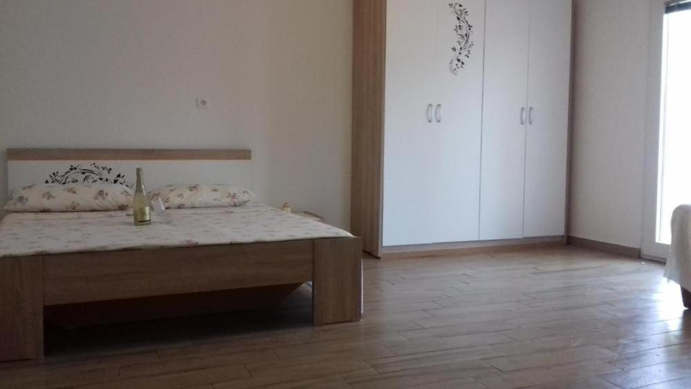Apartmani Loli Ugljan Exterior photo